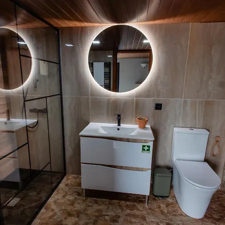Open Space With Jacuzzi Chalet Lamego