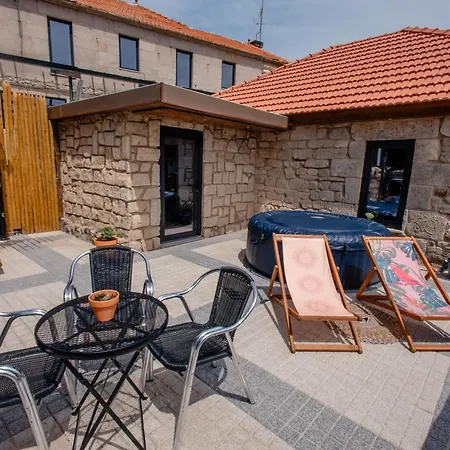 Open Space With Jacuzzi Chalet Lamego